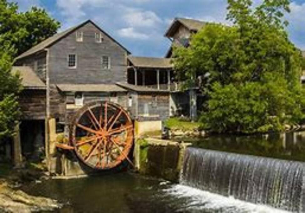 1 Mi To Dollywood Mins To All Attractions & Gsmnp Севьервилл Экстерьер фото